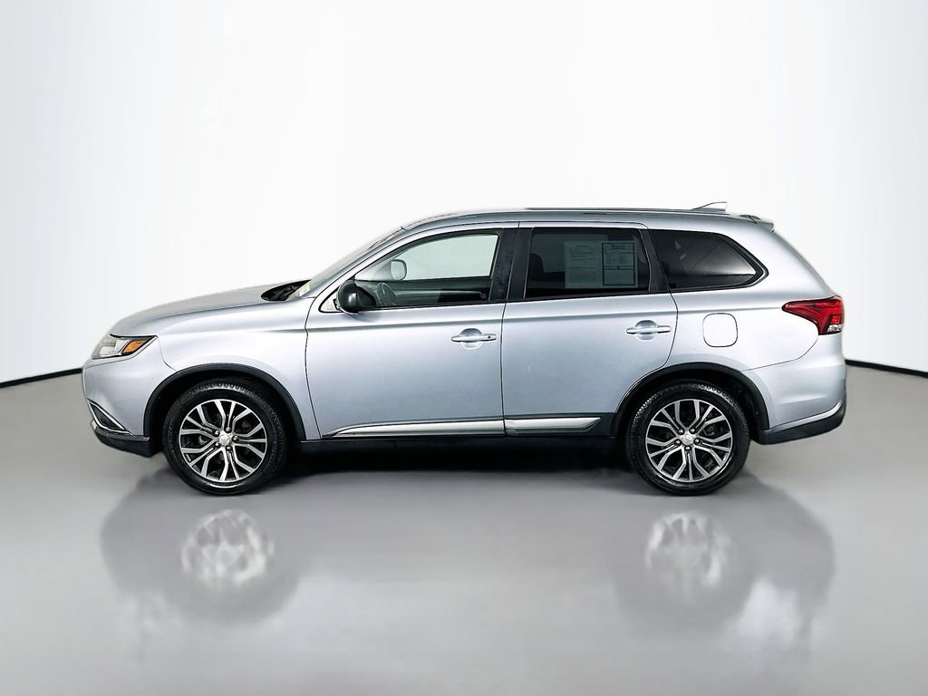 Used 2017 Mitsubishi Outlander ES image 4