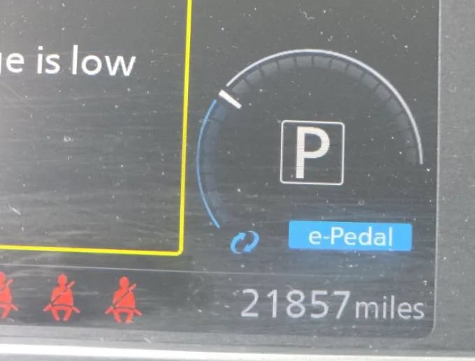 Used 2022 Nissan Leaf S FWD image 12