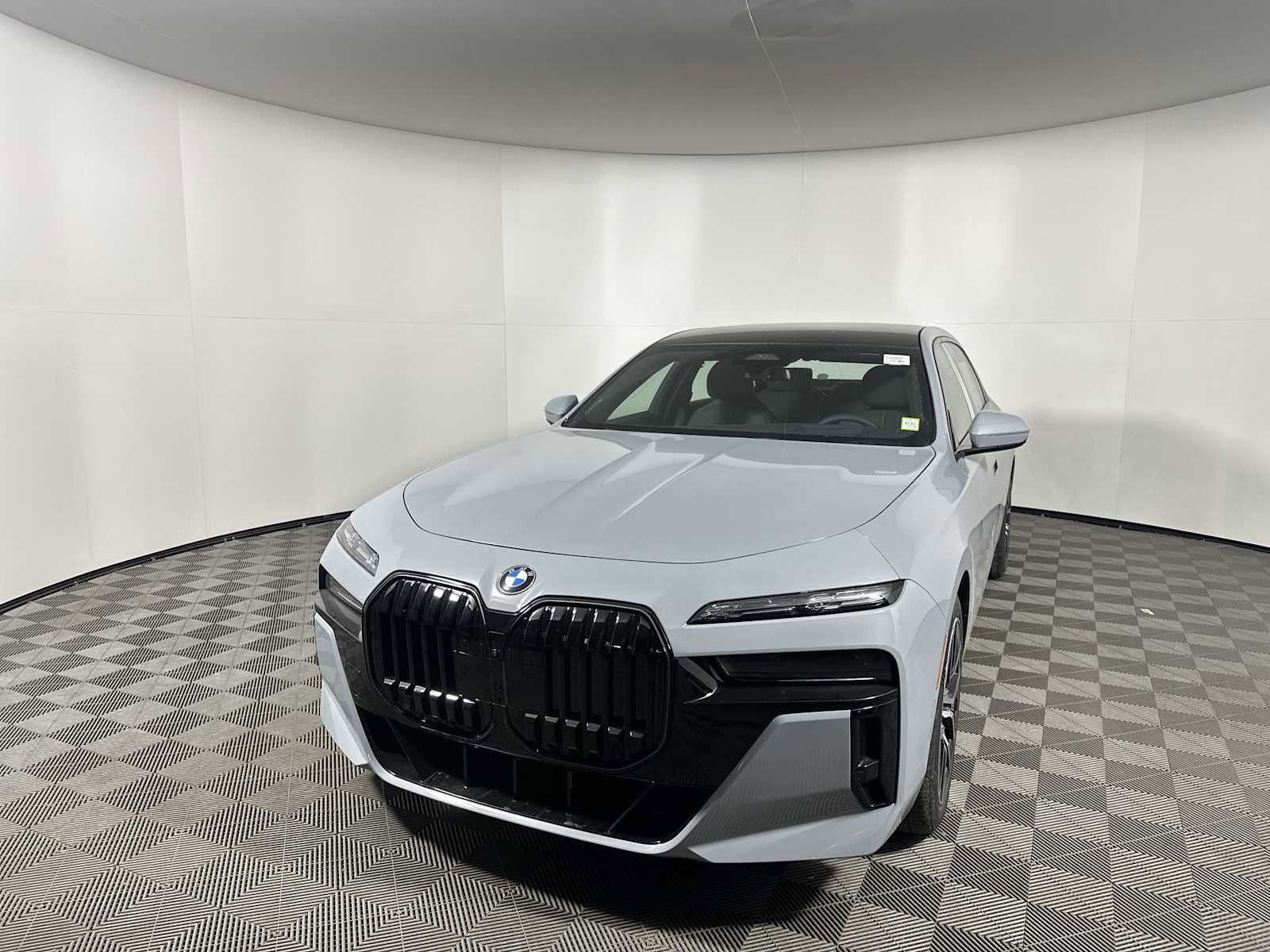 New 2026 BMW 760i xDrive w/ Executive Package image 7