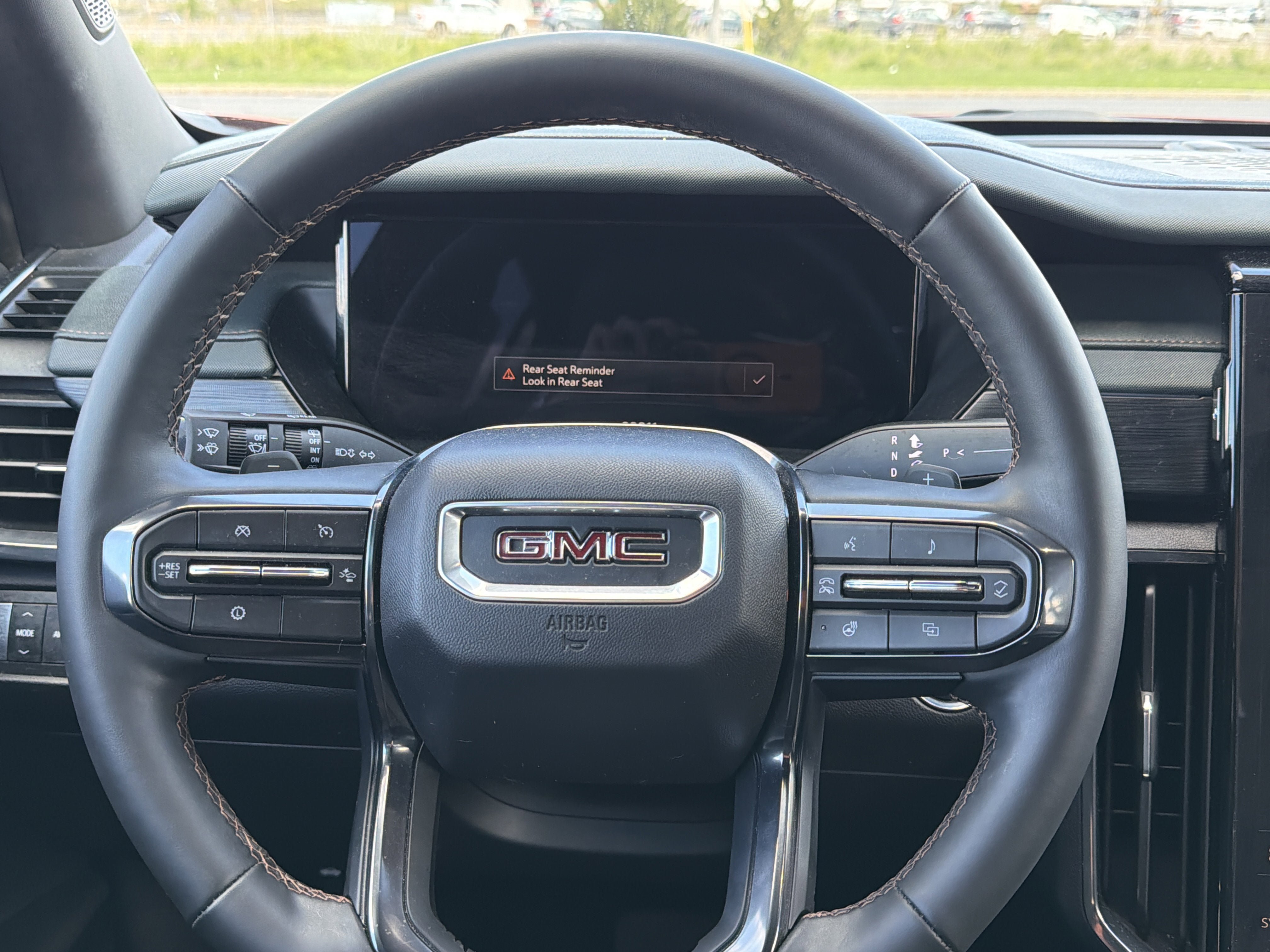 Used 2025 GMC Acadia AT4 AWD/4WD image 14