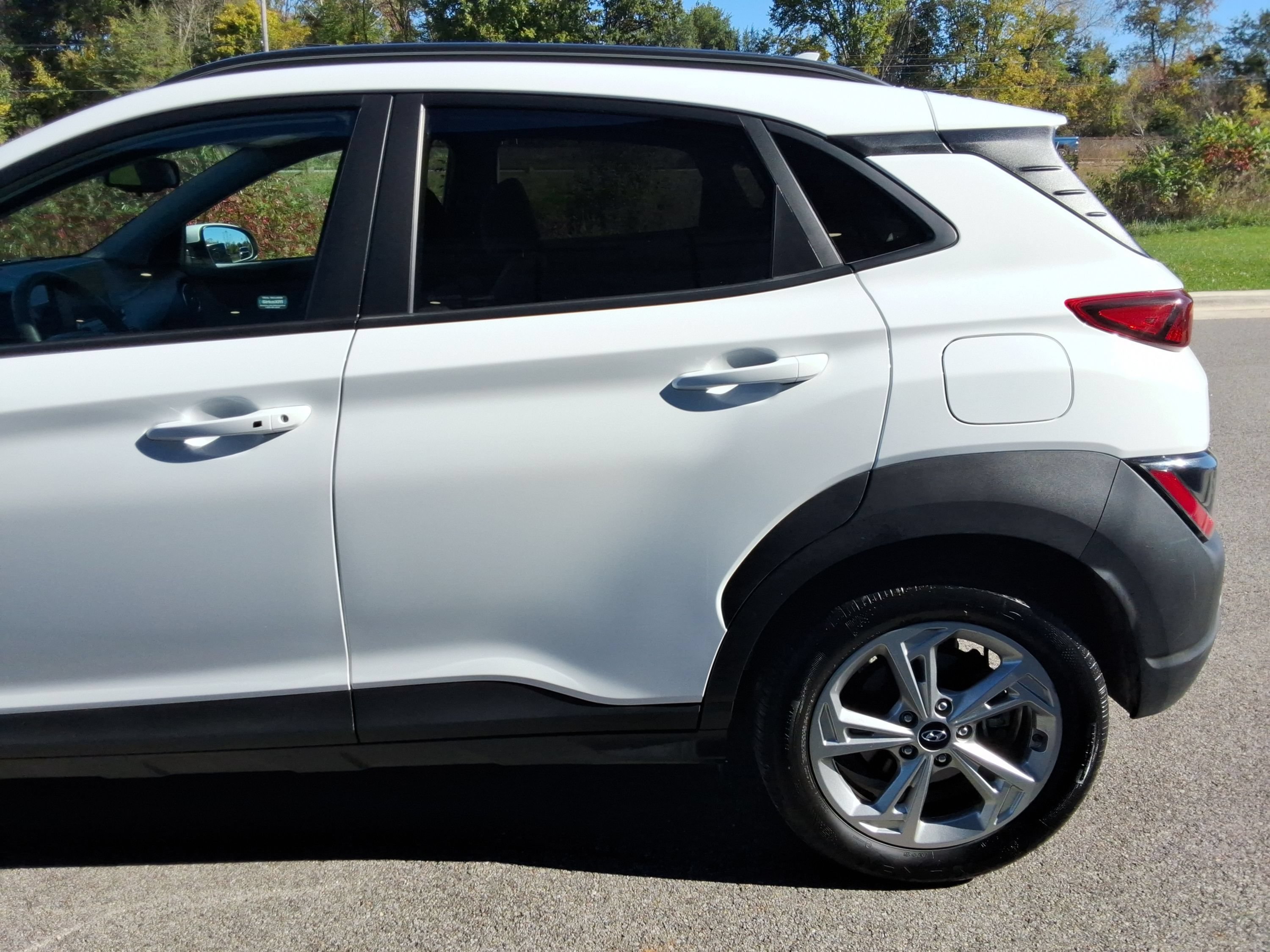 Used 2023 Hyundai Kona SEL AWD/4WD image 10