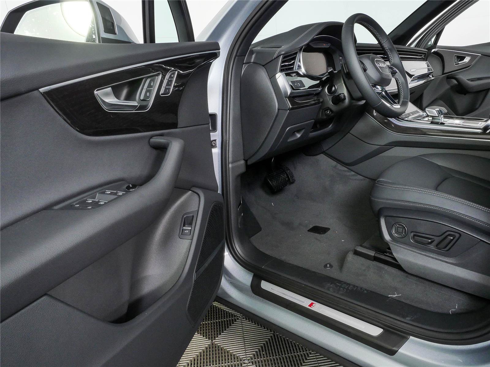 New 2026 Audi Q7 3.0T Premium AWD/4WD image 7