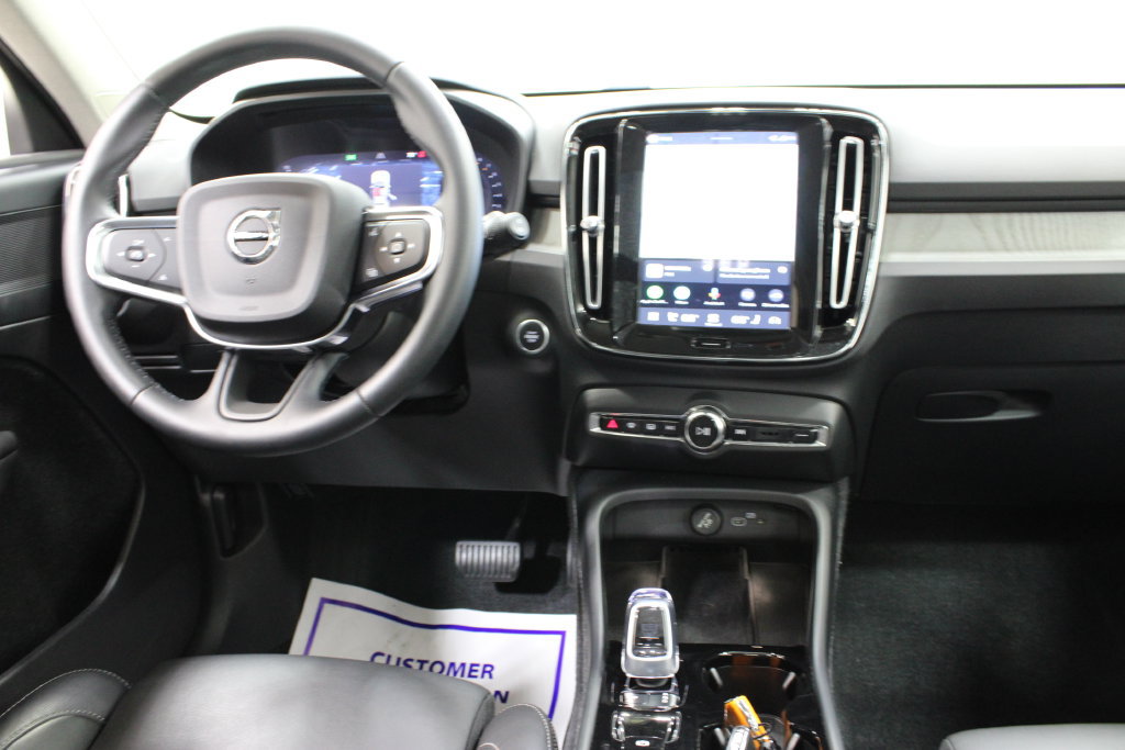 Used 2026 Volvo XC40 B5 Plus AWD/4WD image 9