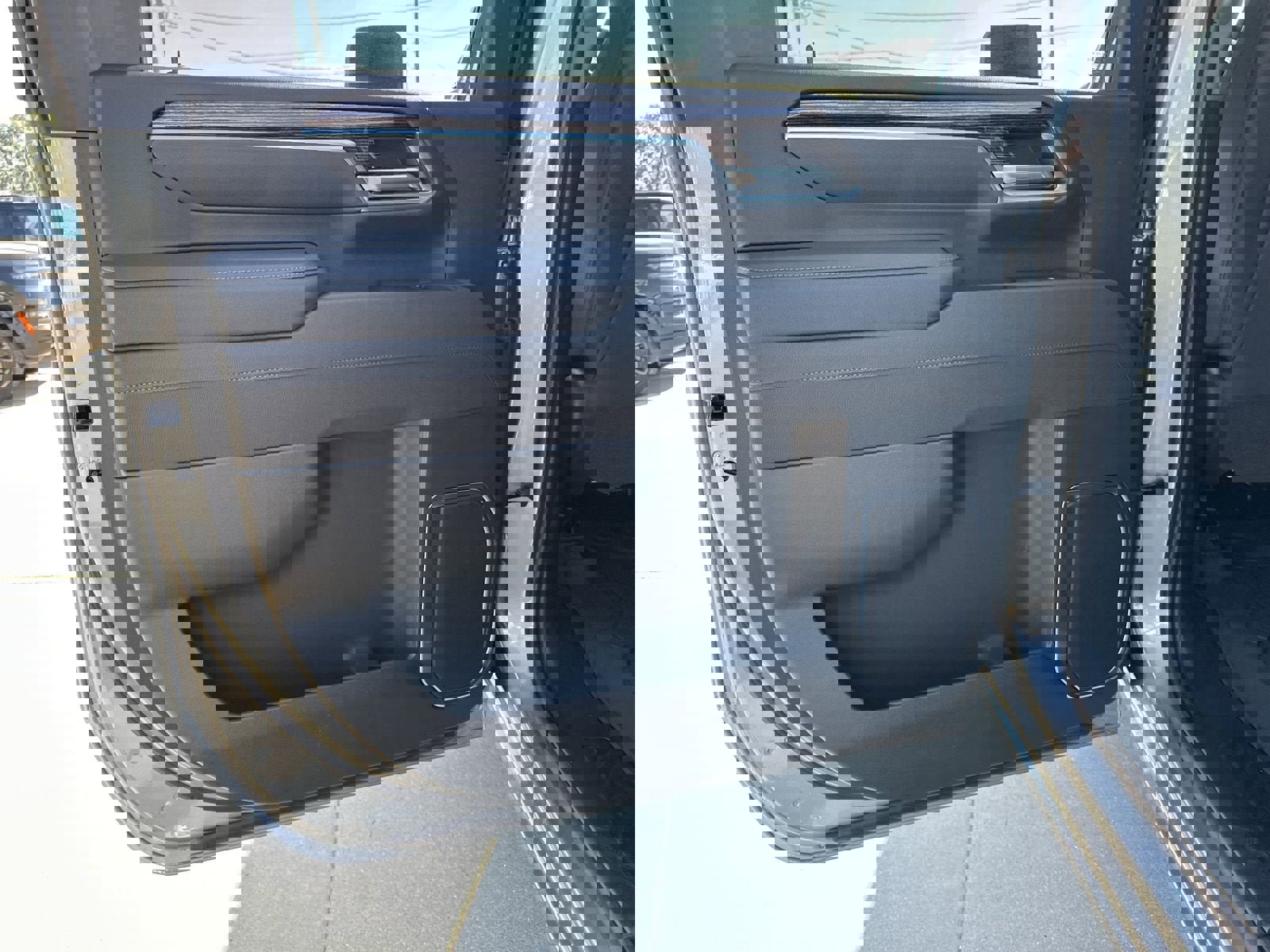 New 2025 GMC Sierra 2500 SLE w/ SLE Value Package; image 16