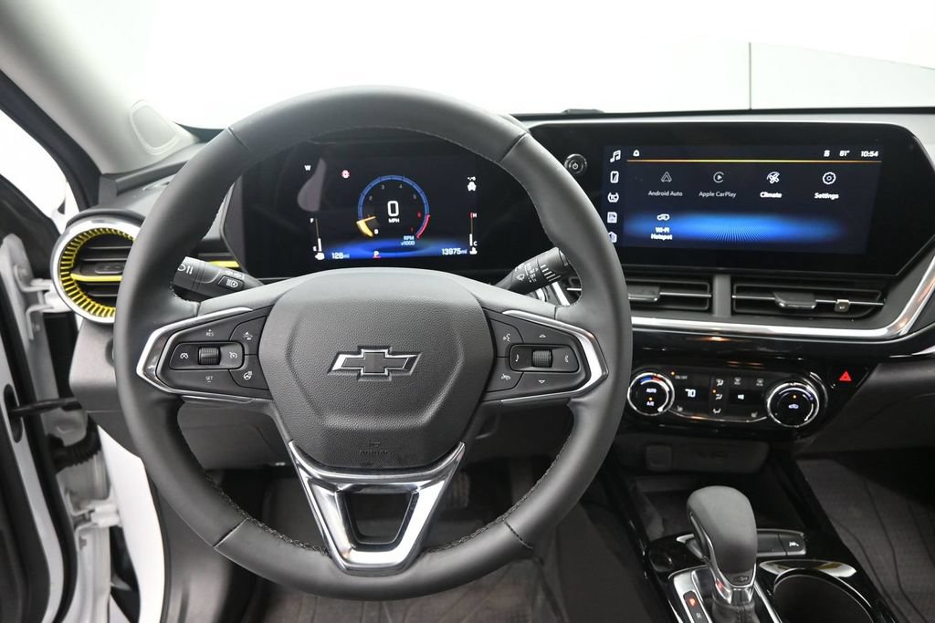 Used 2024 Chevrolet Trax ACTIV w/ Sunroof Package FWD image 33