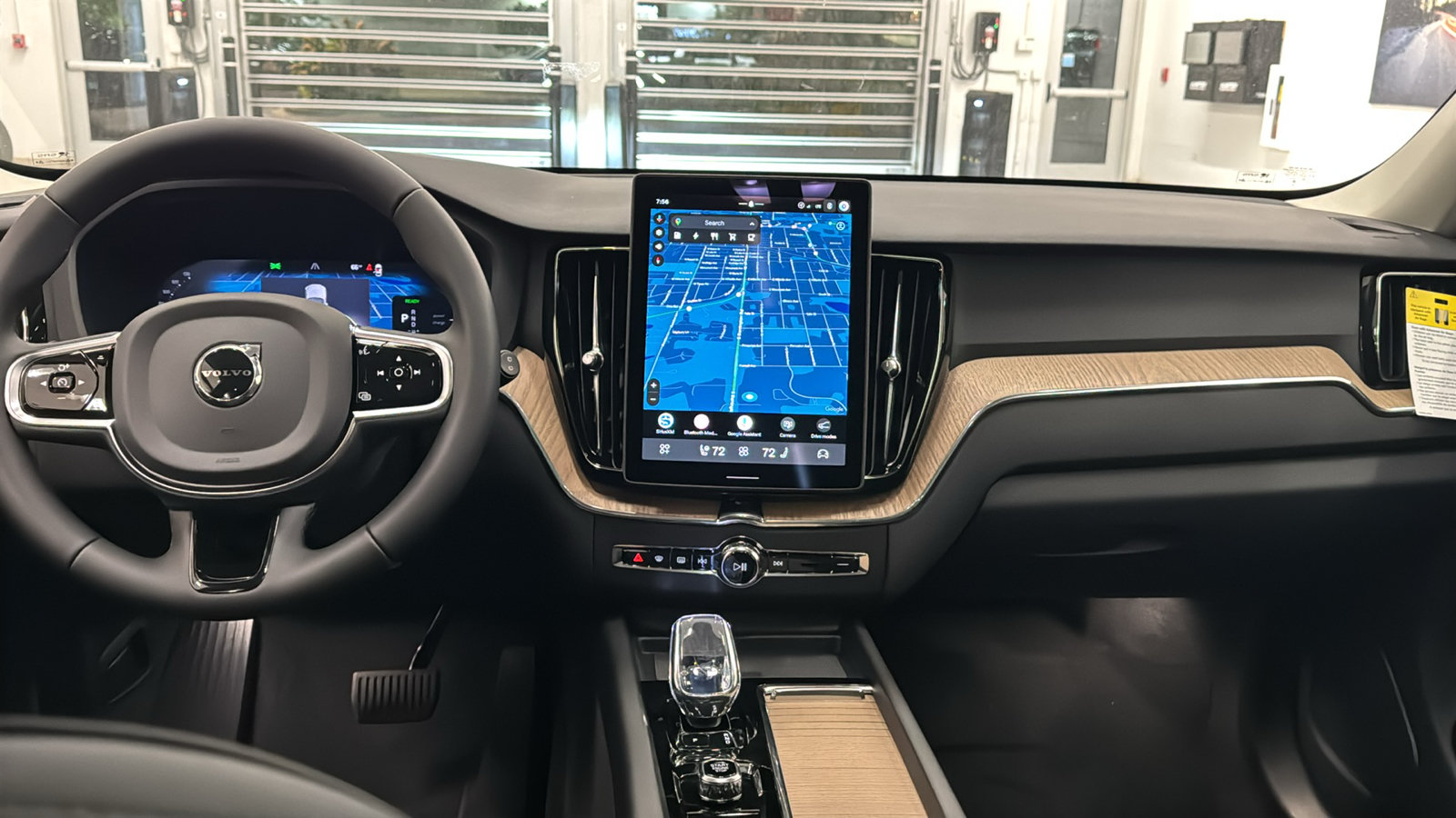 New 2027 Volvo XC60 T8 Plus AWD/4WD image 11