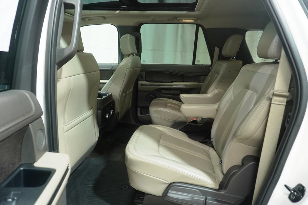 Used 2018 Ford Expedition Max Limited w/ Equipment Group 301A AWD/4WD image 16