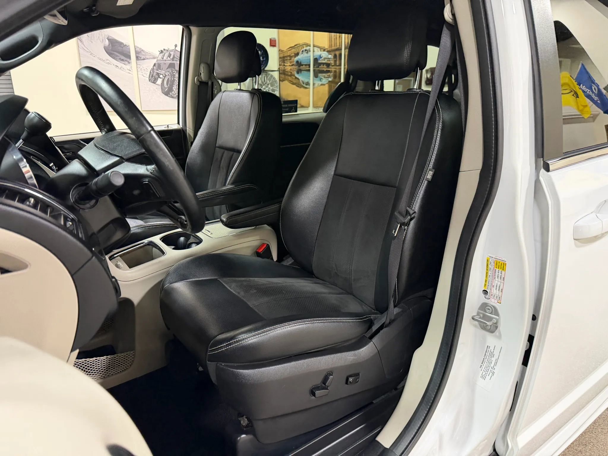 Used 2019 Dodge Grand Caravan SXT FWD image 43