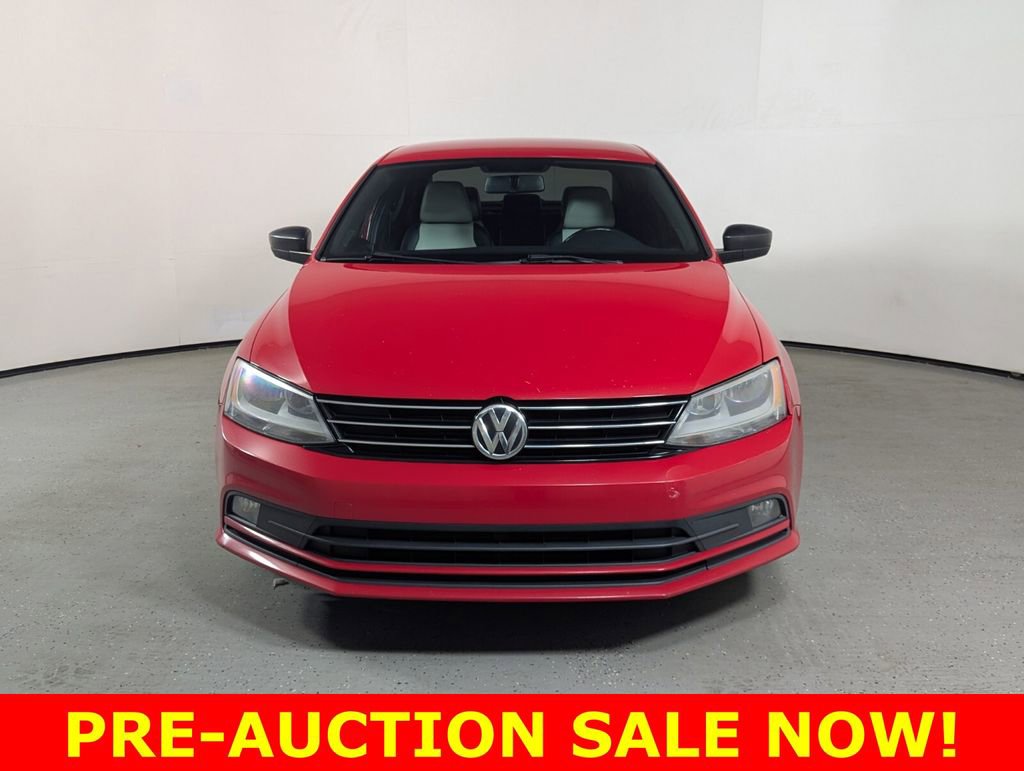 Used 2016 Volkswagen Jetta Sport FWD image 2