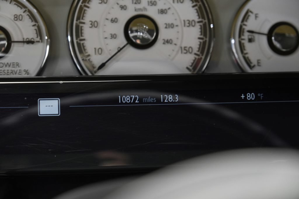 Used 2021 Rolls-Royce Dawn RWD image 20