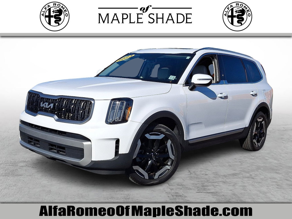 Used 2023 Kia Telluride EX w/ EX Captain's Chair Package image 1
