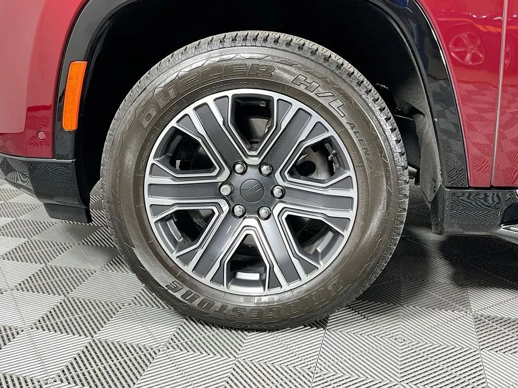 Used 2024 Jeep Wagoneer 2WD w/ Premium Group I image 35