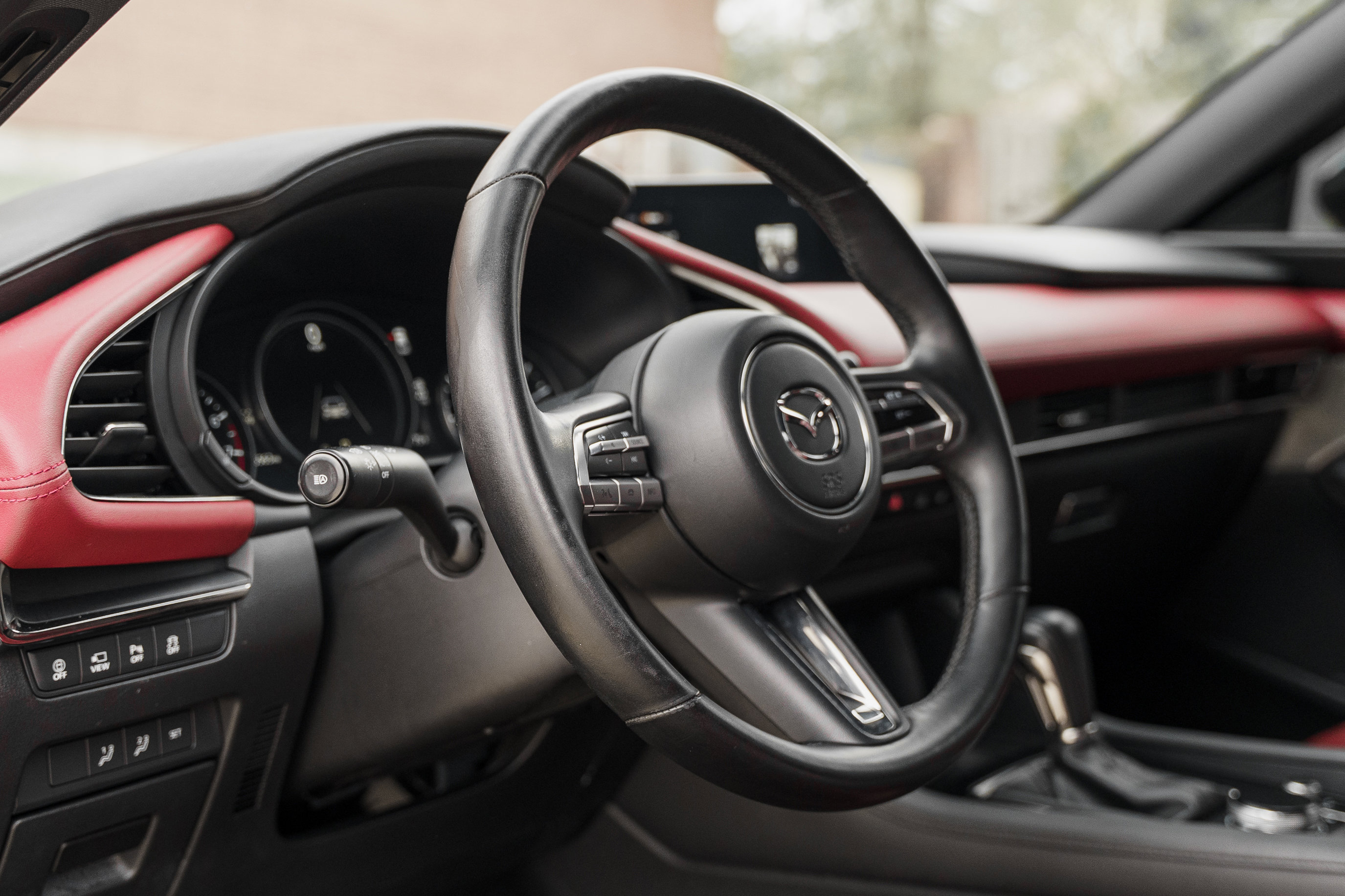 Used 2021 MAZDA MAZDA3 Hatchback w/Premium Plus Pkg image 9