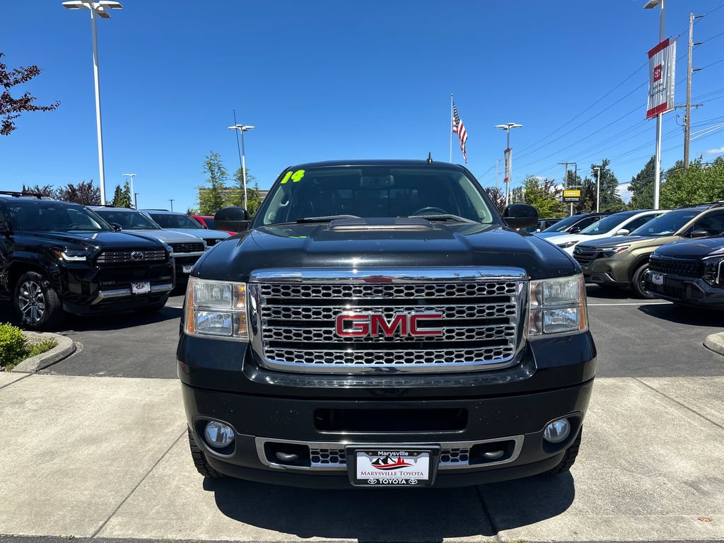 Used 2014 GMC Sierra 2500 Denali w/ Suspension Package, Off-Road AWD/4WD image 8