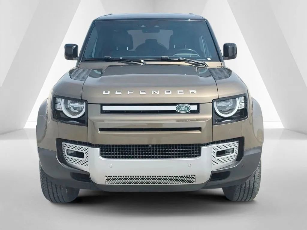 Used 2023 Land Rover Defender 110 S AWD/4WD image 2