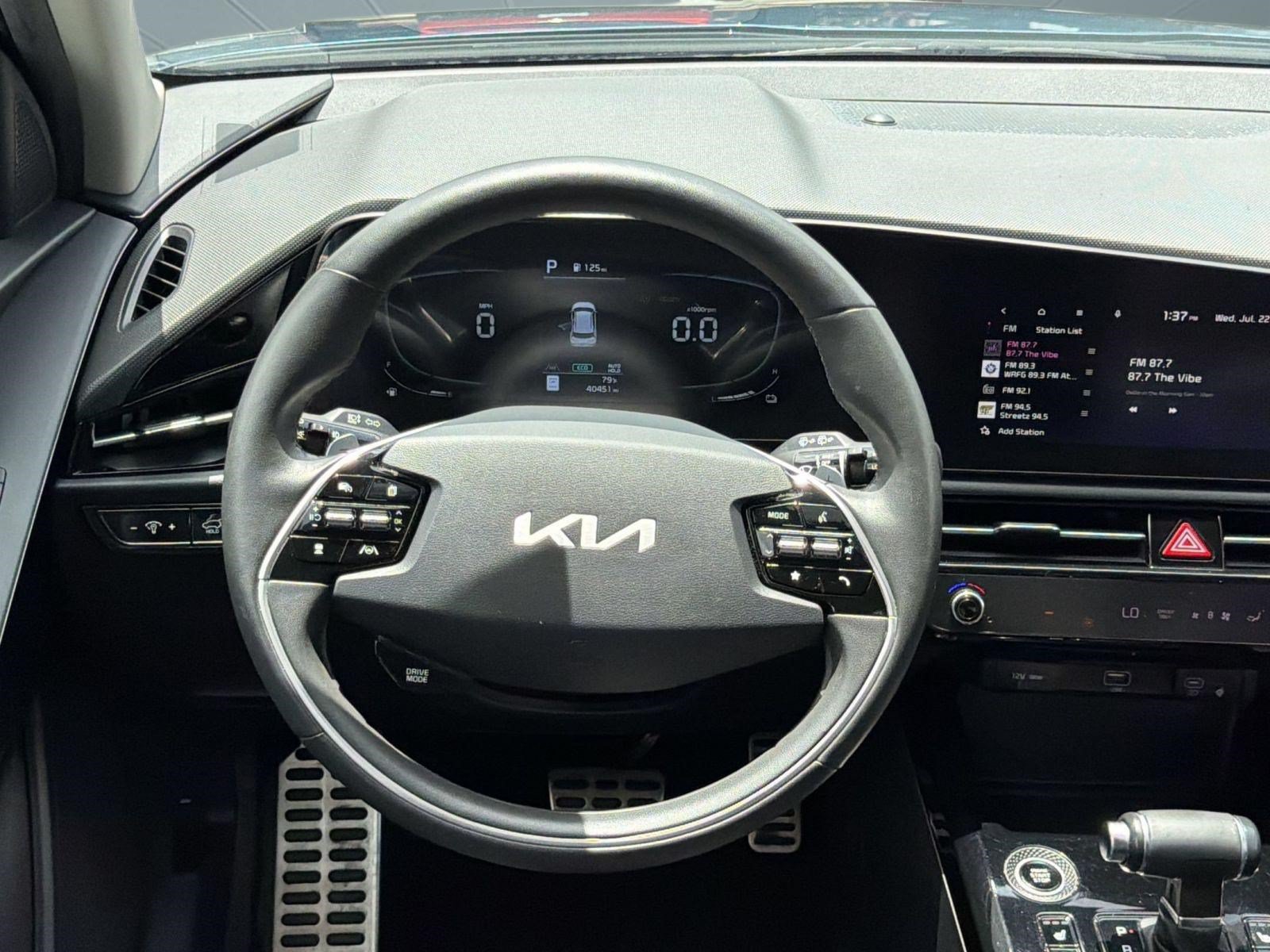 Used 2023 Kia Niro SX Touring FWD image 11
