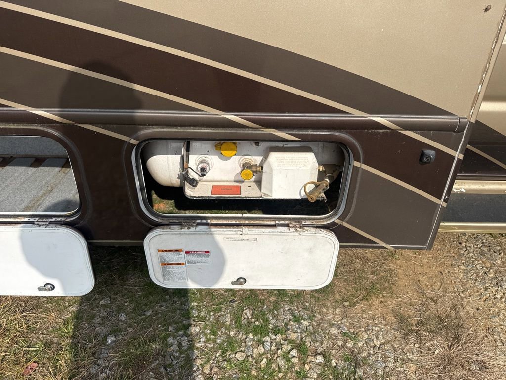 Used 2017 Ford E-450 and Econoline 450 Super Duty w/ Motorhome Prep Package image 14