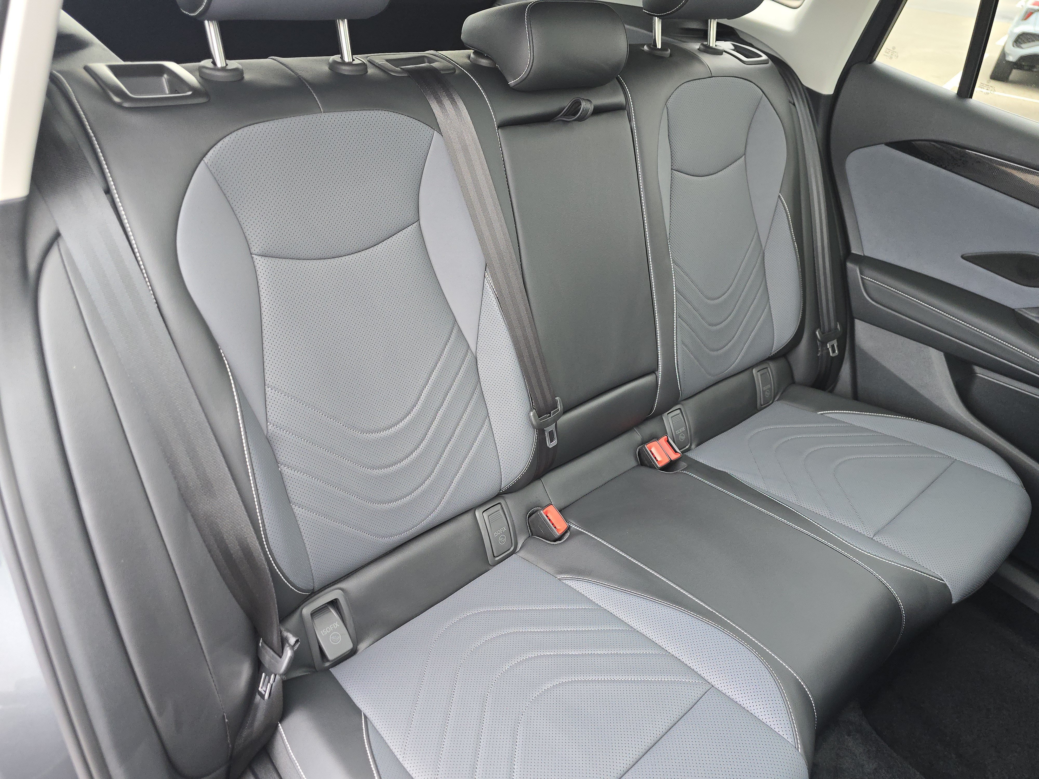 New 2026 Volkswagen Tiguan SE AWD/4WD image 17