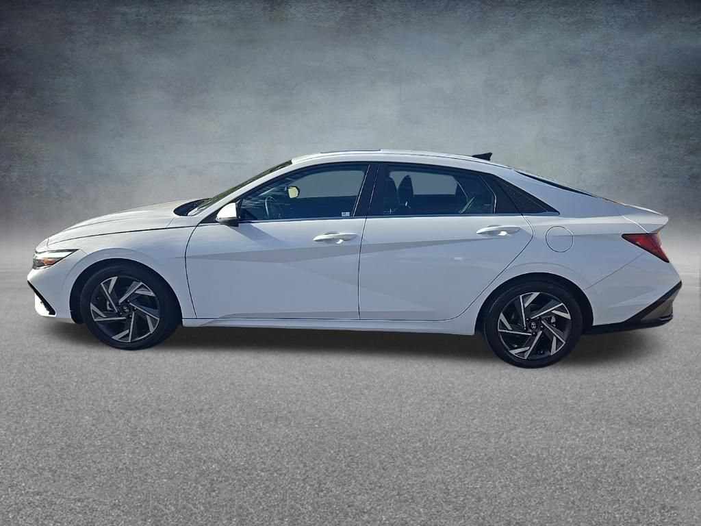 Used 2025 Hyundai Elantra Limited FWD image 7