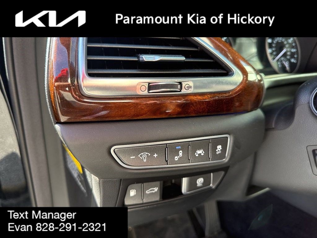 Used 2017 Genesis G90 5.0 Ultimate image 24