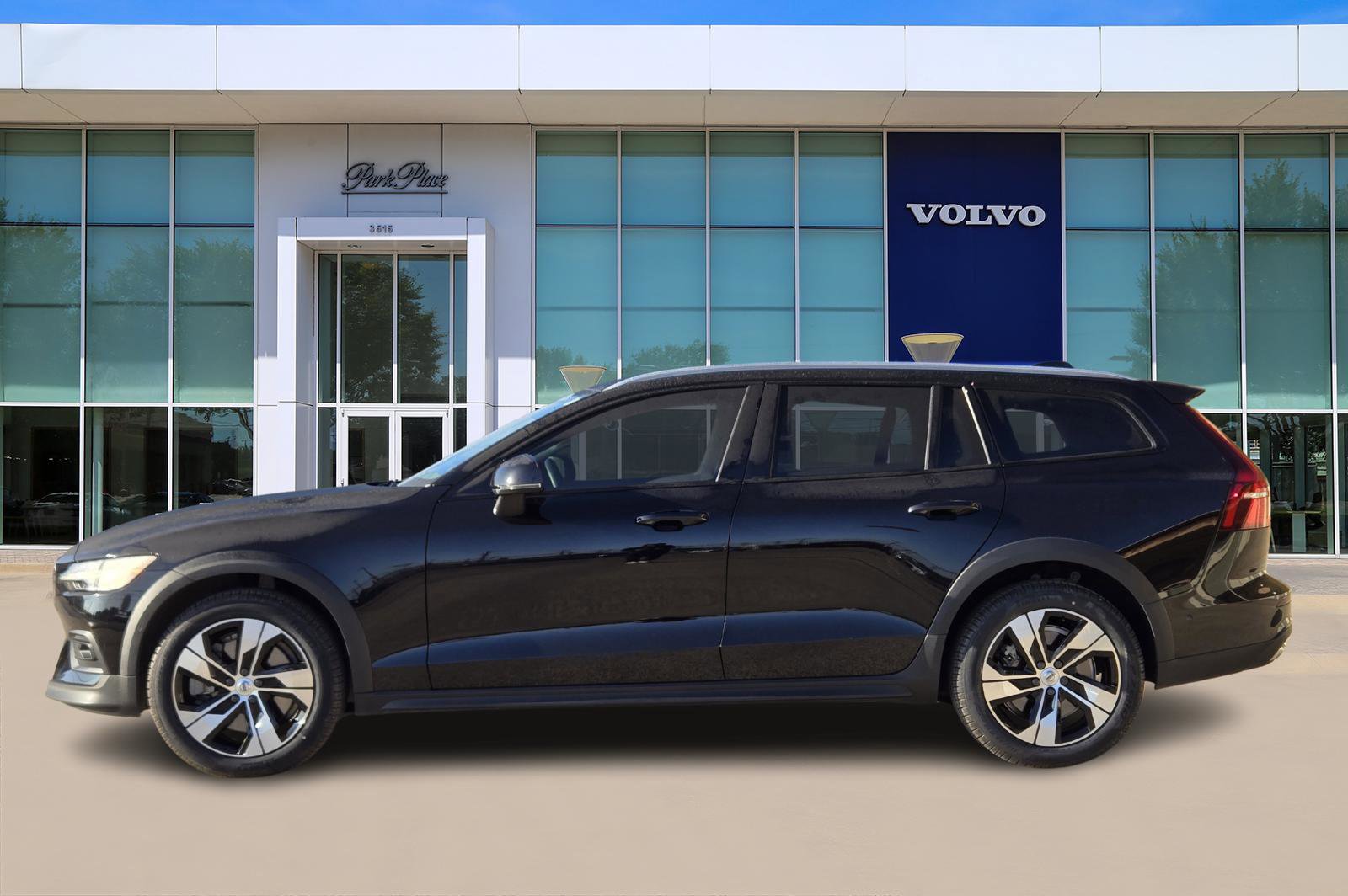 Certified 2023 Volvo V60 B5 Cross Country Plus w/ Climate Package image 3