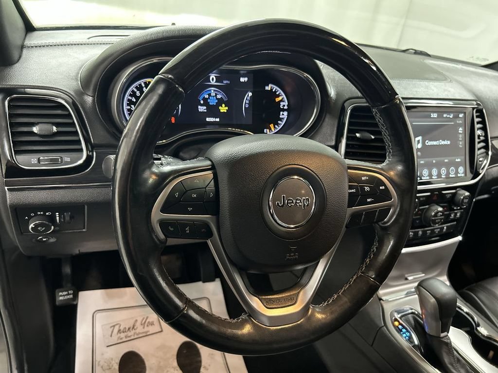 Used 2020 Jeep Grand Cherokee Overland AWD/4WD image 4