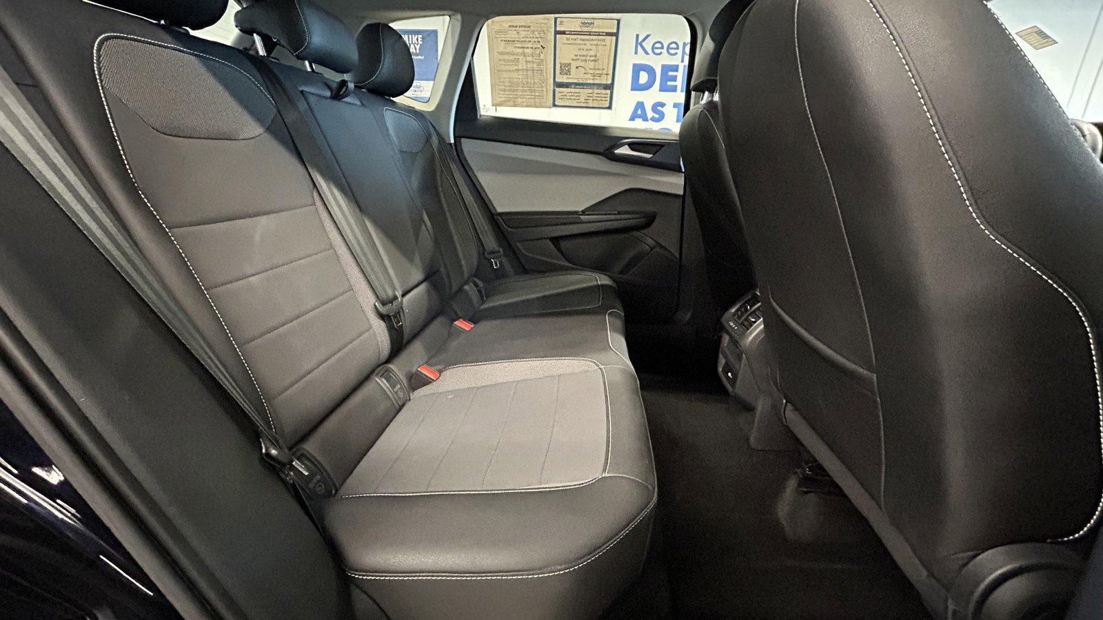 Used 2024 Volkswagen Taos SE image 17