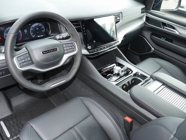 Used 2025 Jeep Wagoneer Series II image 14