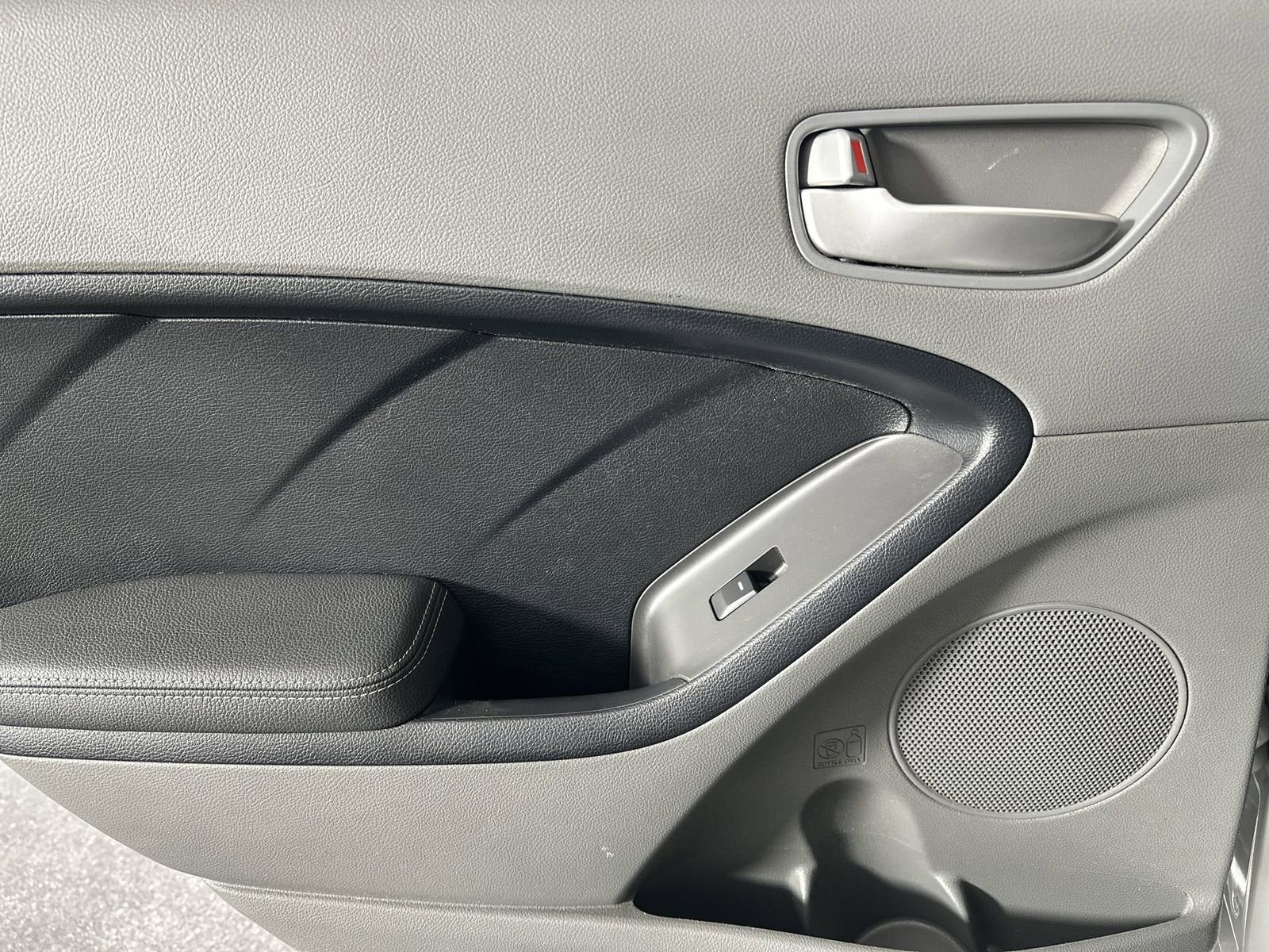 Used 2017 Kia Forte LX image 30