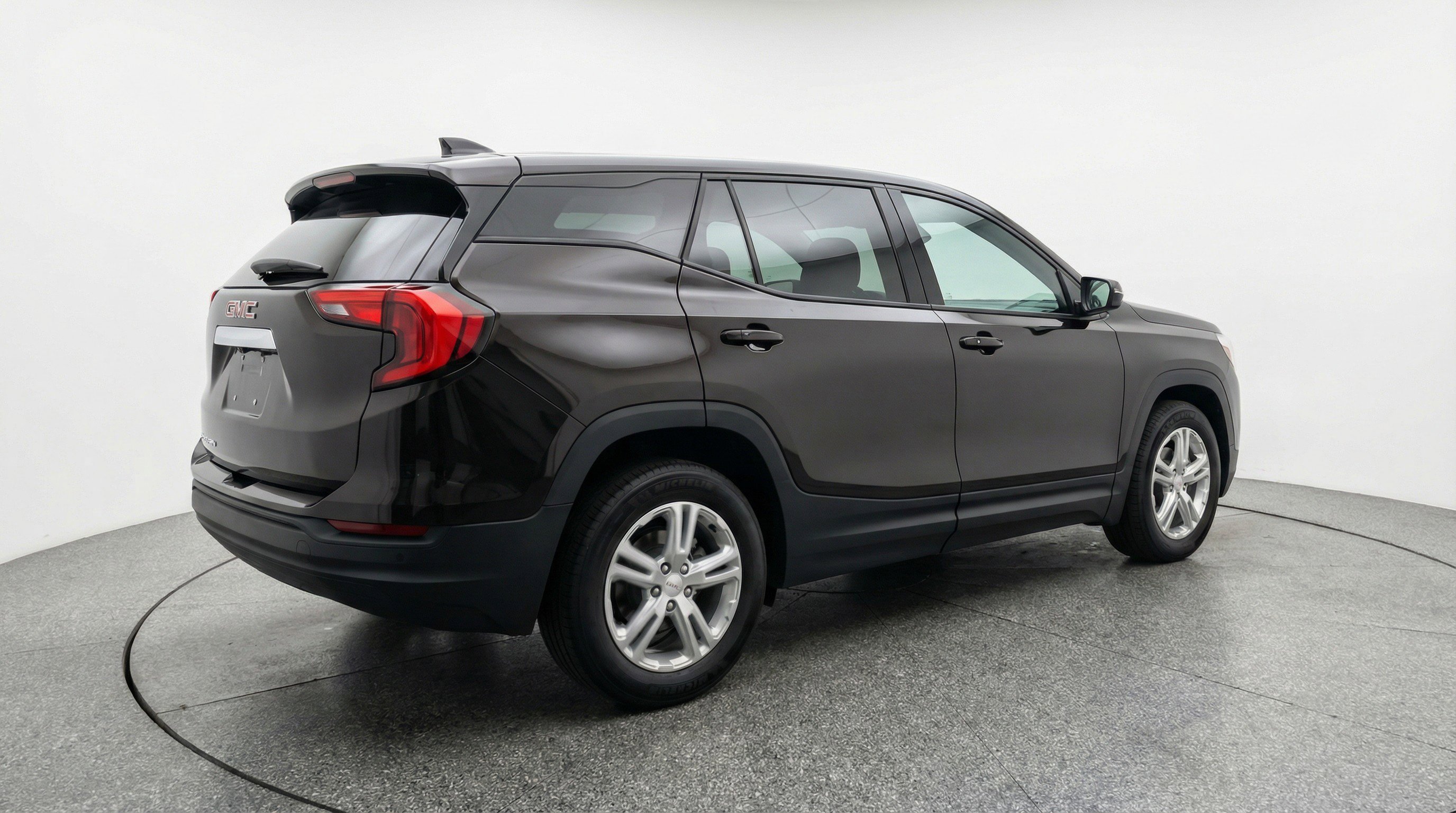 Used 2024 GMC Terrain SLE FWD image 9