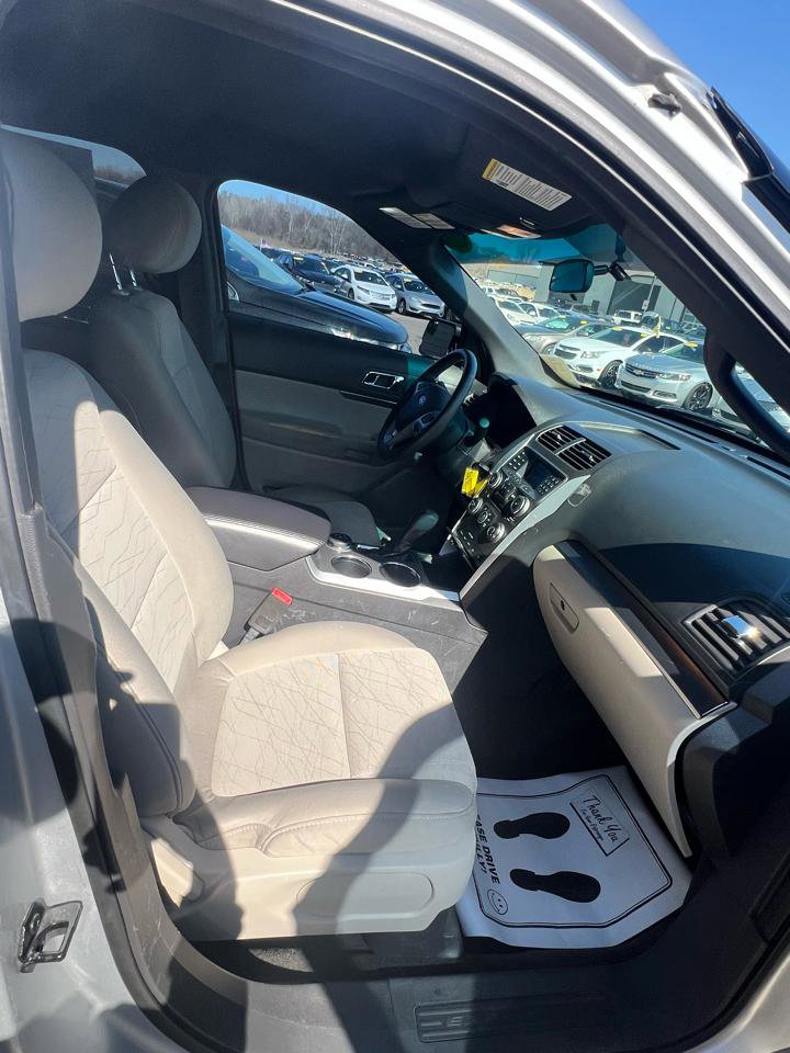 Used 2013 Ford Explorer 4WD w/ Class III Trailer Tow Pkg image 15