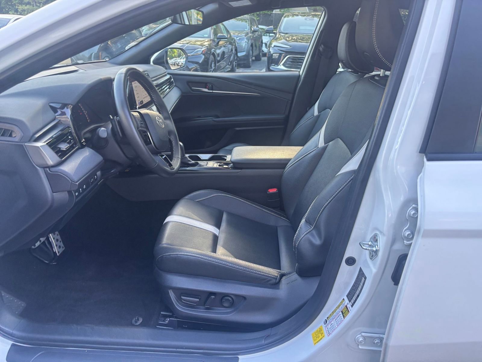 Used 2025 Jeep Compass Limited AWD/4WD image 24