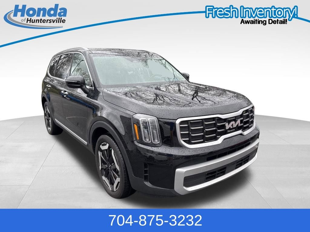 Used 2023 Kia Telluride S w/ S Sunroof Package