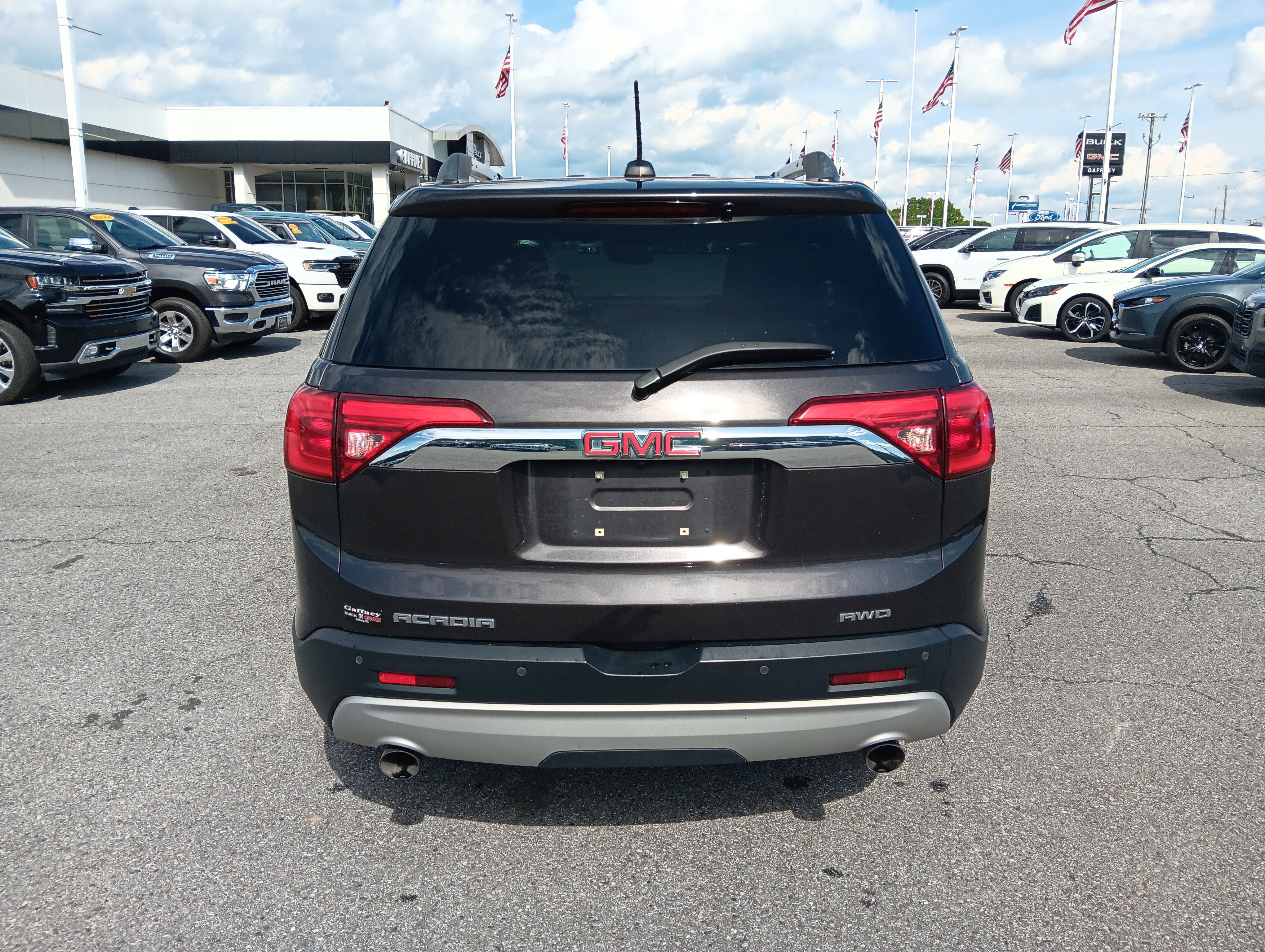 Used 2018 GMC Acadia SLT AWD/4WD image 5