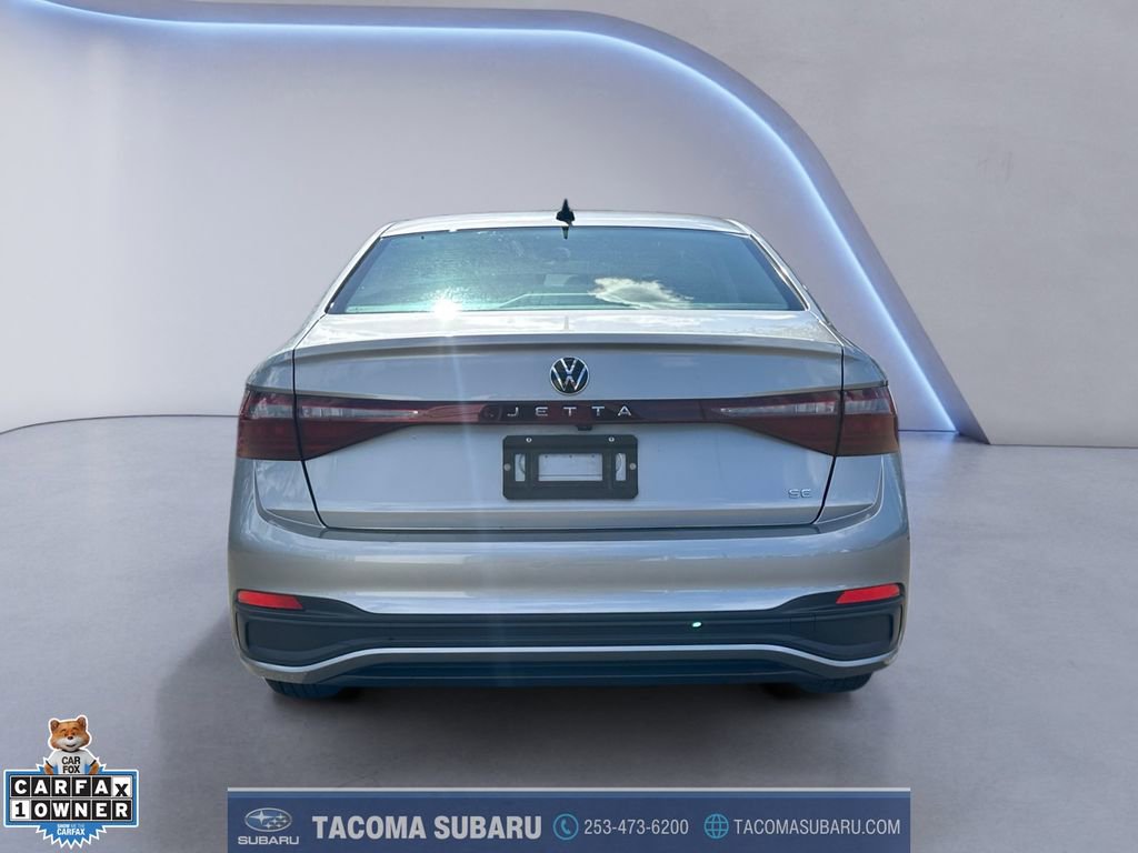 Used 2025 Volkswagen Jetta SE image 4