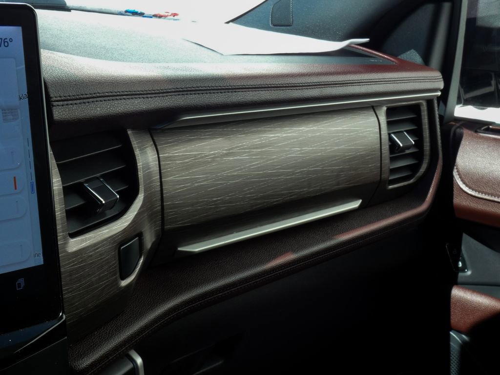 Used 2022 Ford Expedition Max Limited image 29