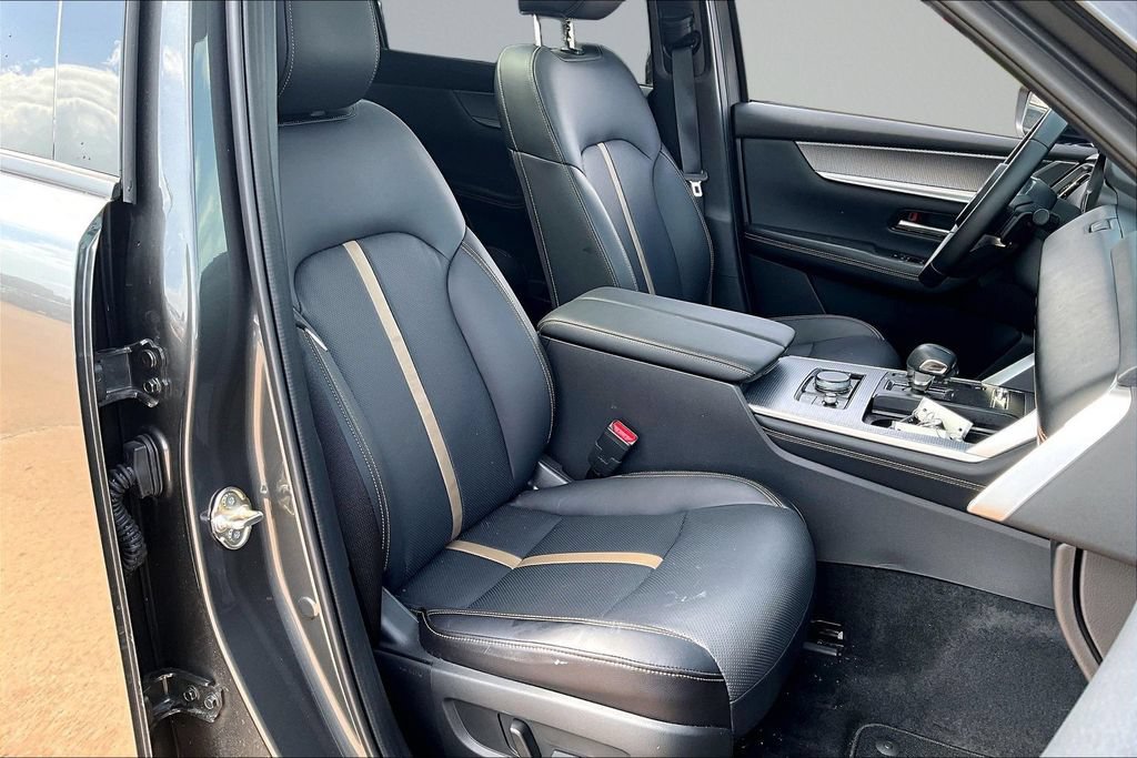 Certified 2025 MAZDA CX-90 Plug-In Hybrid w/ Premium Plus AWD/4WD image 7