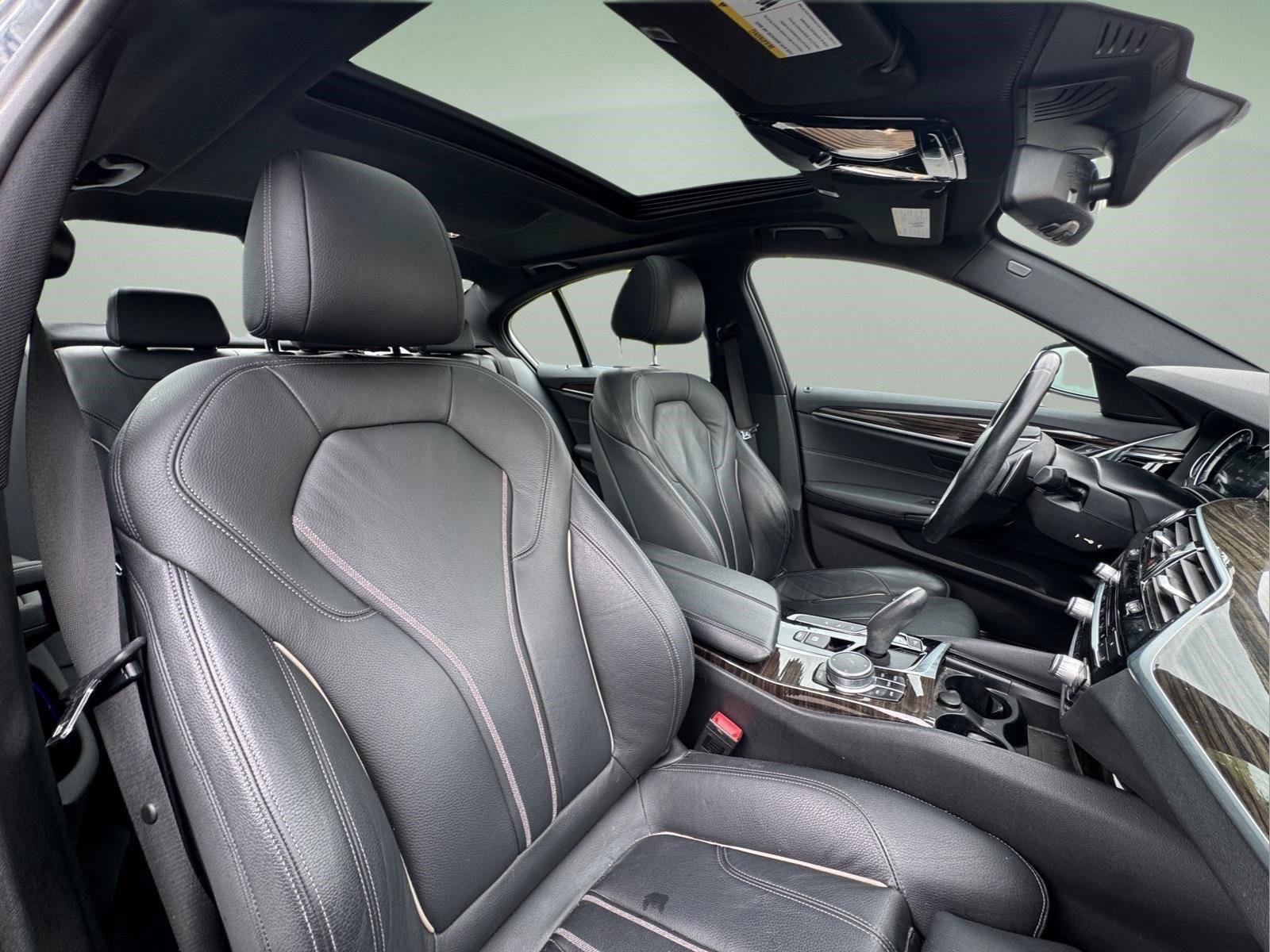 Used 2019 BMW 530e w/ Premium Package RWD image 10