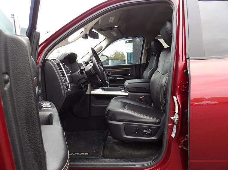 Used 2017 RAM 3500 Laramie w/ Convenience Group image 10