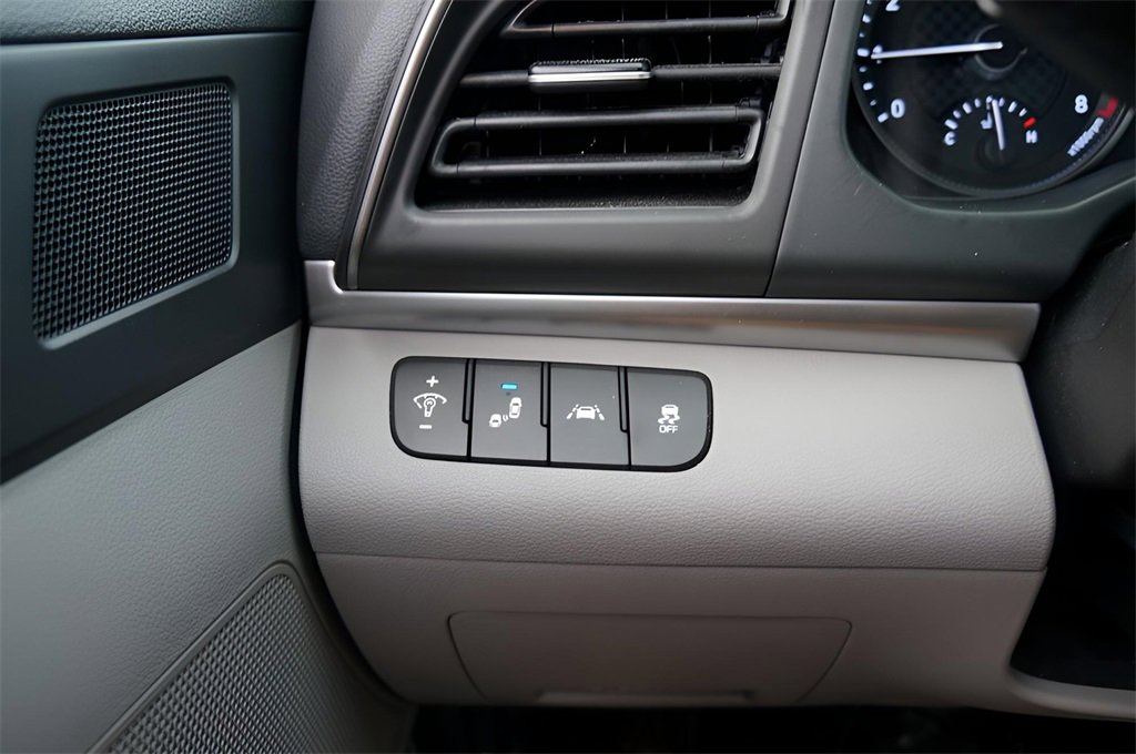 Used 2020 Hyundai Elantra SEL image 18