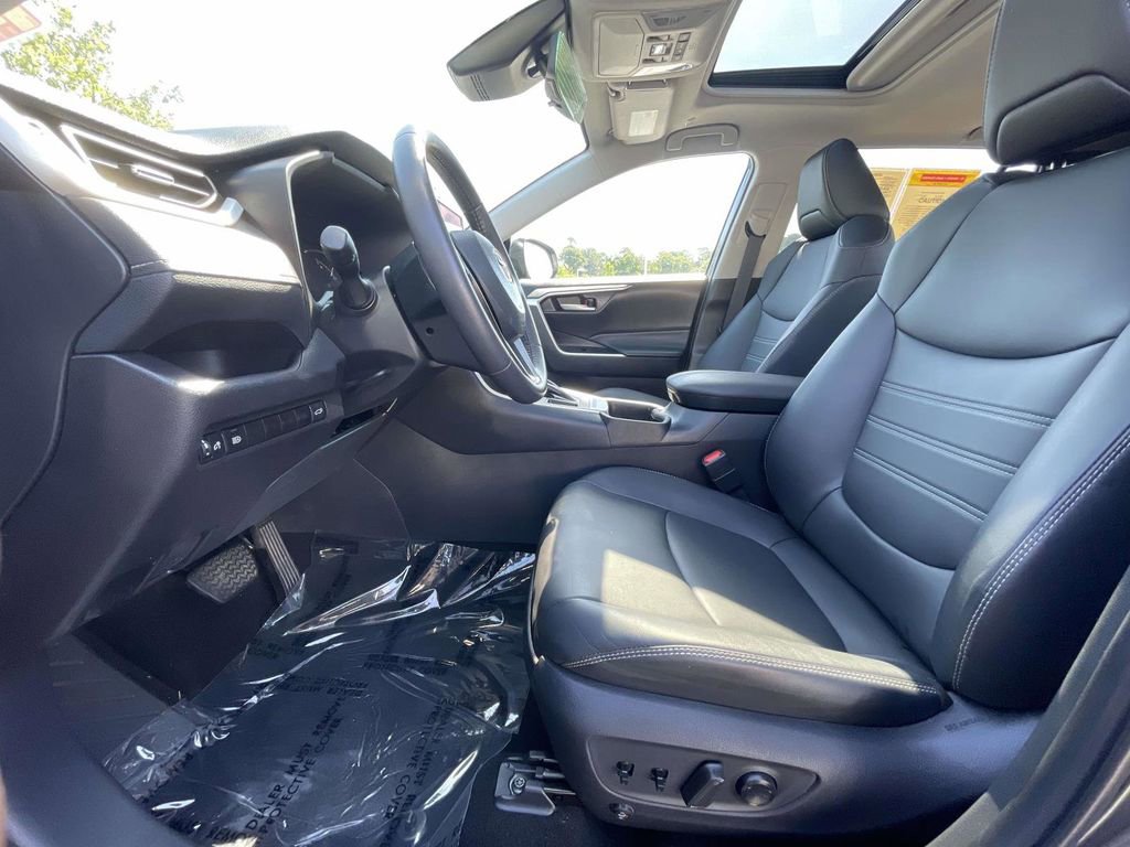 Used 2025 Toyota RAV4 XLE Premium FWD image 18