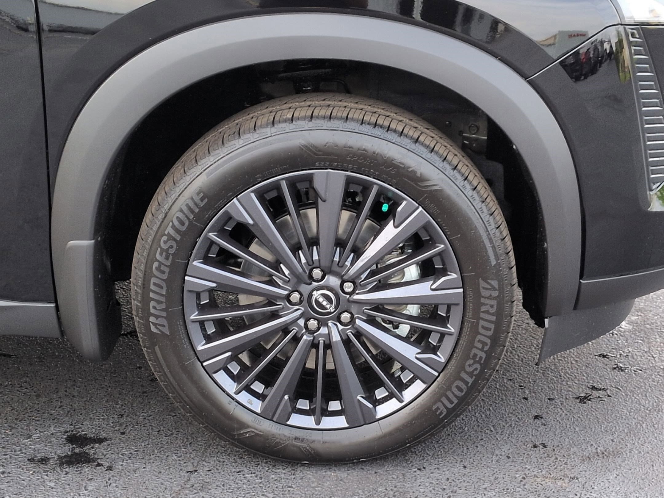 New 2026 Nissan Pathfinder SL w/ SL Premium Package AWD/4WD image 10