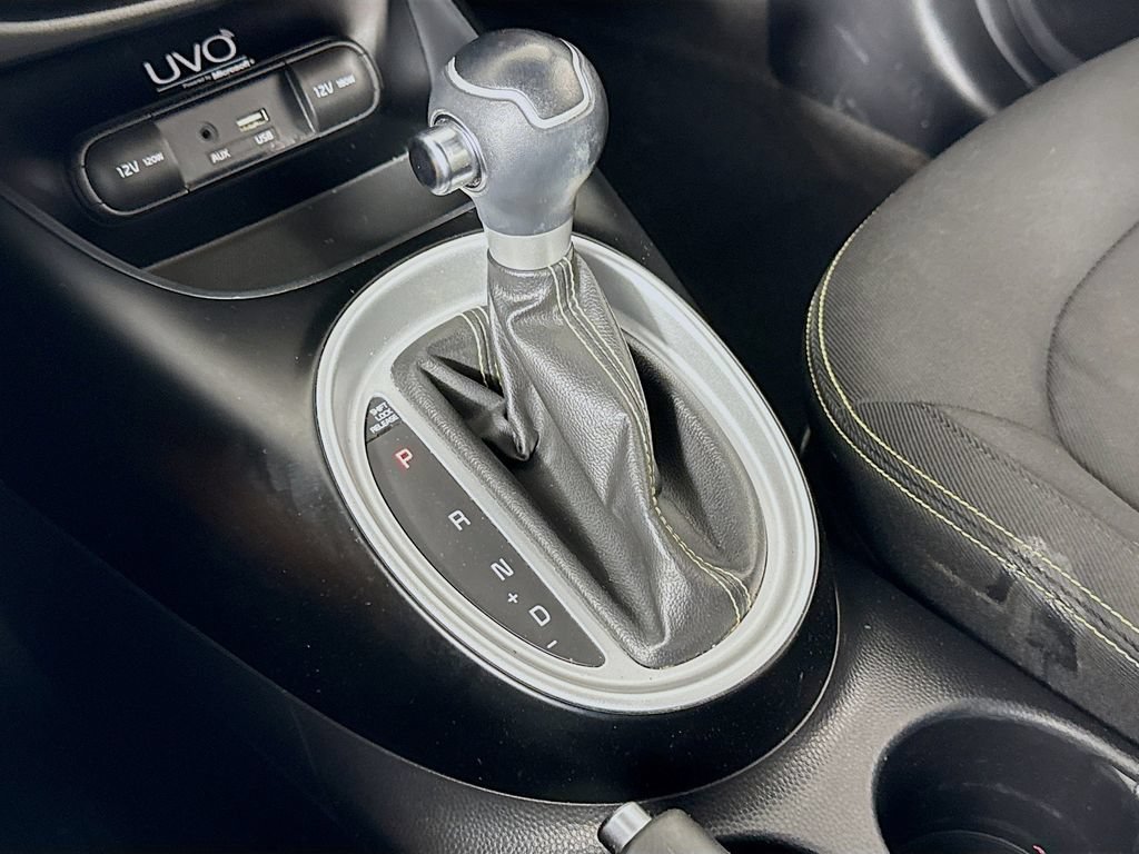 Used 2015 Kia Soul + FWD image 16