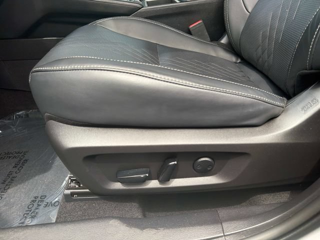 Used 2024 Mitsubishi Outlander SEL FWD image 16