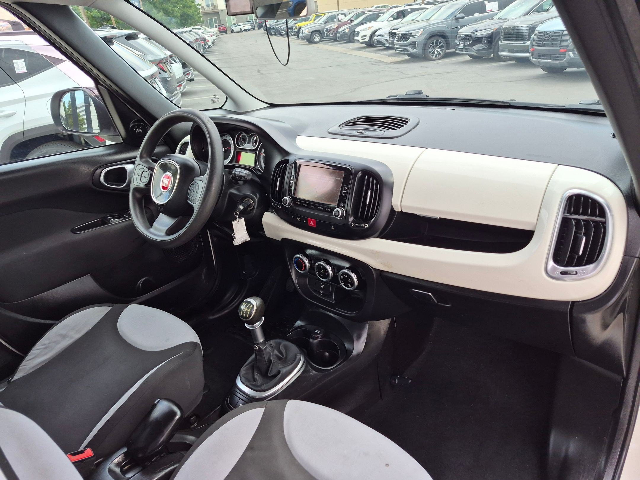 Used 2014 FIAT 500L Pop FWD image 29