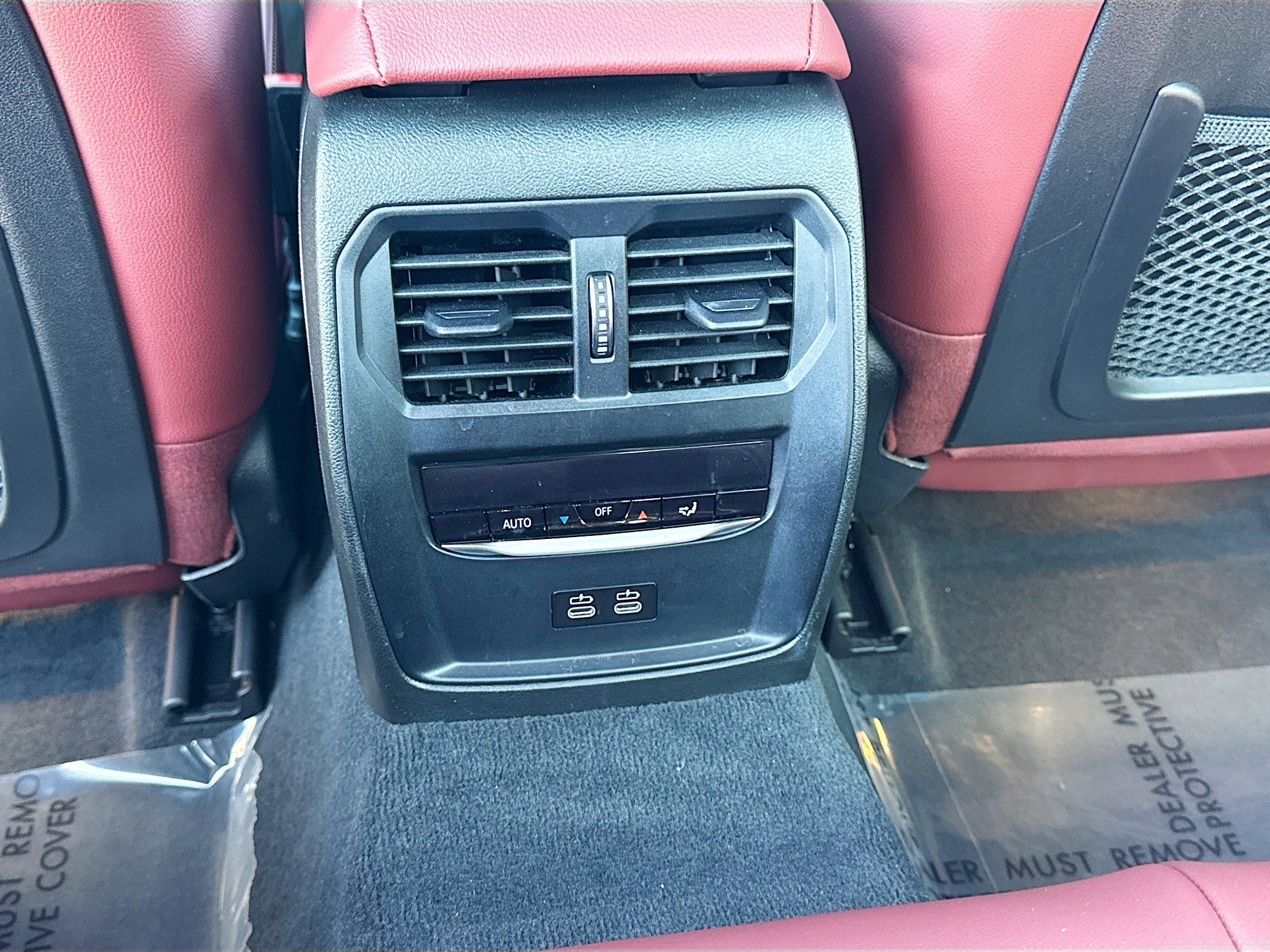 Used 2023 BMW 330i Sedan w/ Premium Package image 19