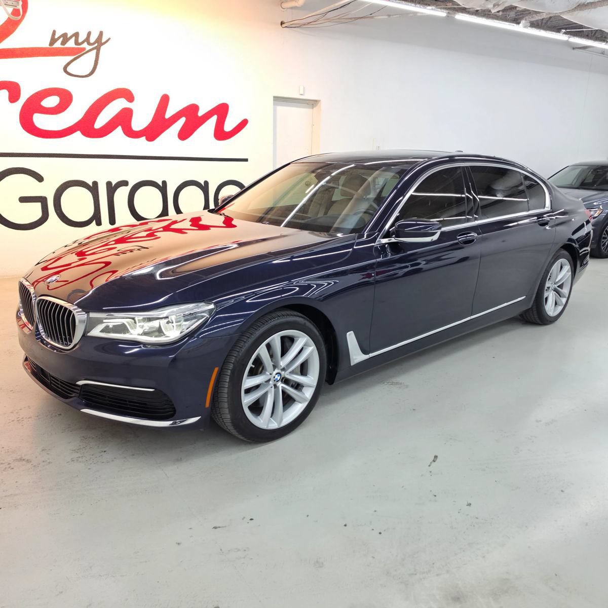 Used 2019 BMW 750i xDrive AWD/4WD image 2