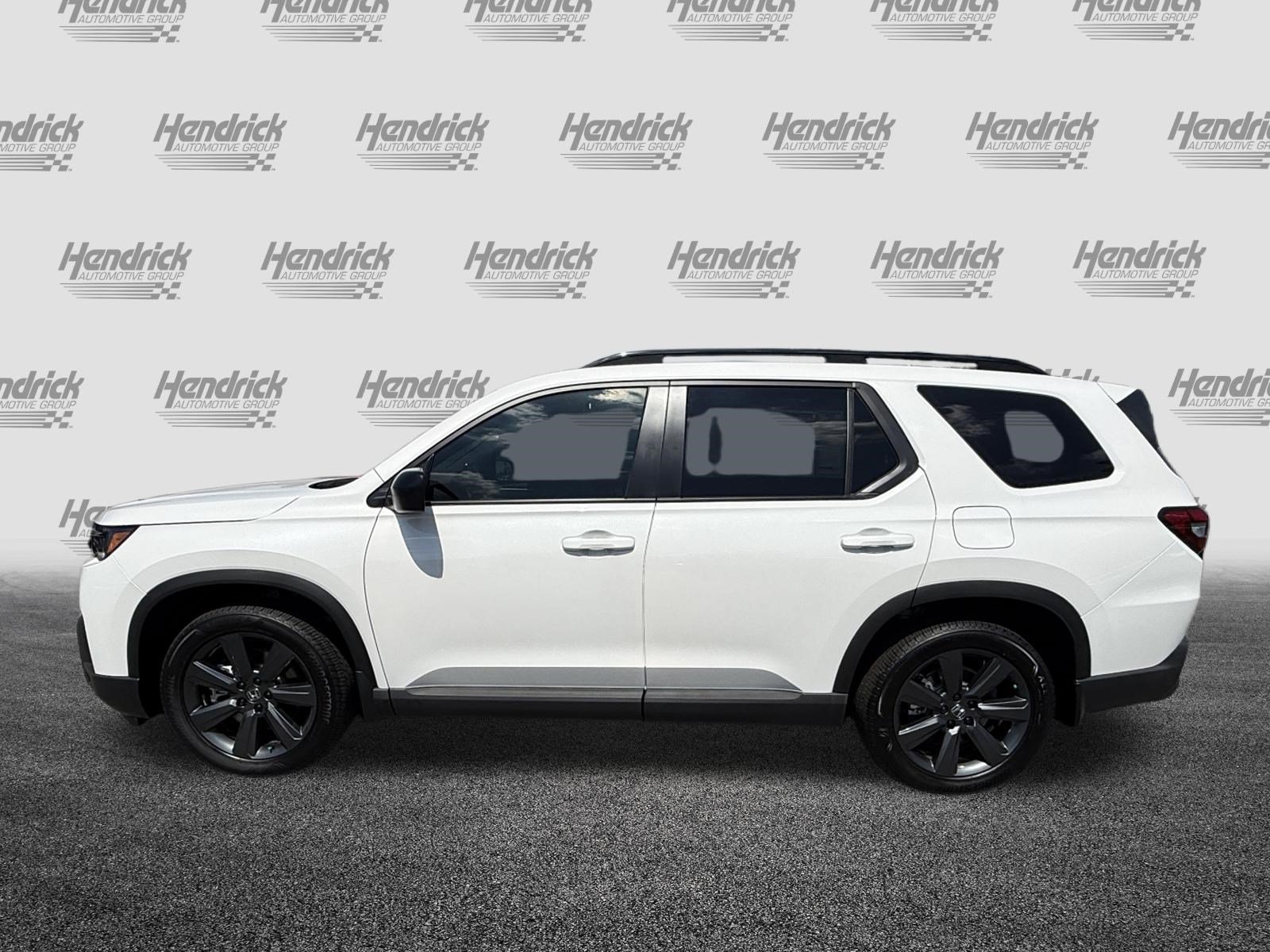 New 2026 Honda Pilot Sport image 7
