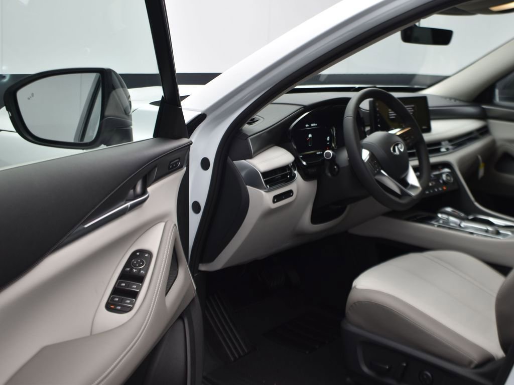 Used 2026 INFINITI QX60 Pure w/ Cargo Package image 11