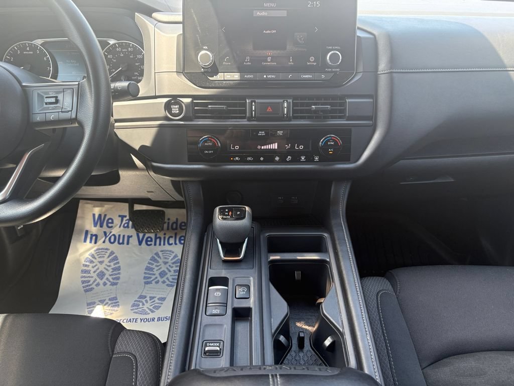 Used 2025 Nissan Pathfinder S FWD image 11